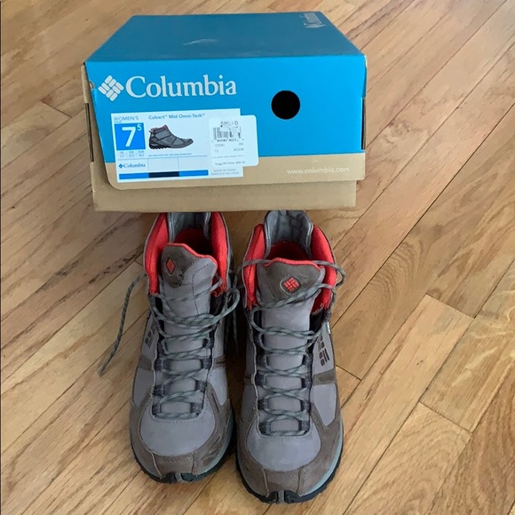 columbia omni tech hiking boots